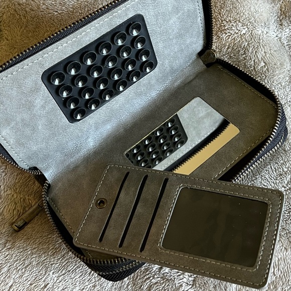 Te-Rich RFID canvas wallet 6-3/4 x 3-3/4. Cellphone suction cup fits I-phone. - Picture 6 of 6